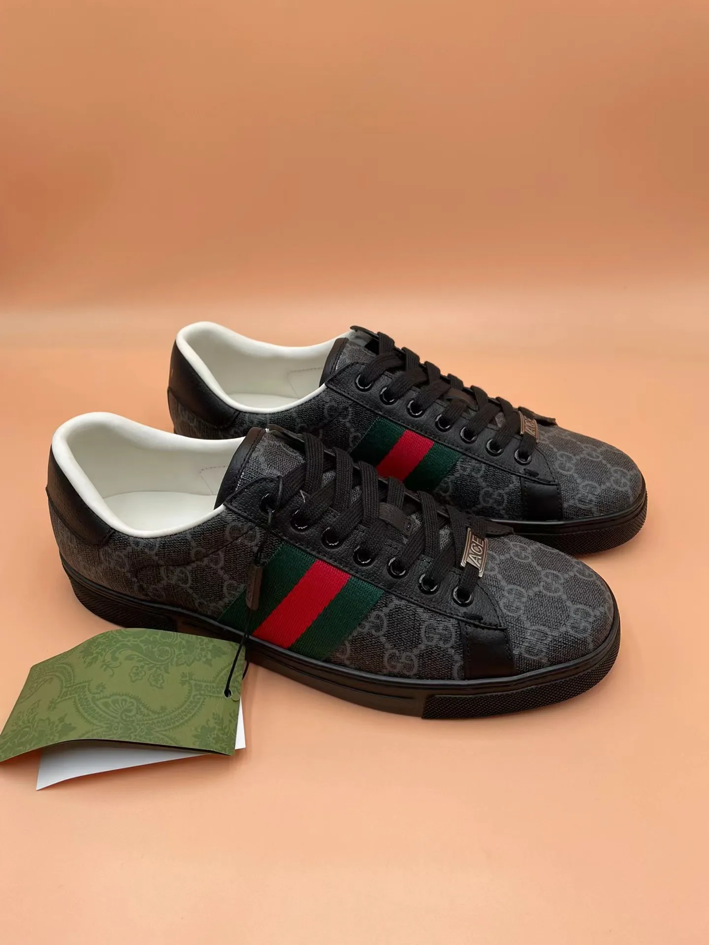 Men's Men's Shoes Men's Men's 💰380 new men's shoes GUCCI [Lightning] latest shoes shipped. Original quality, fashionable, made of special materials, sheepskin lining, brand new packaging. The foot feels super comfortable and the workmanship is impeccable. Size: 38-45